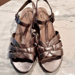 NWT Clarks Abigail Daisy Dress Sandals Size 9